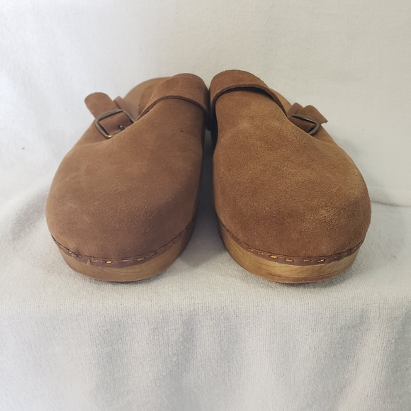 M&C Womens Brown Tan Clogs Suede Size 39 (US 8.5) Made In Spain Buckle Wood Heel - Picture 15 of 15